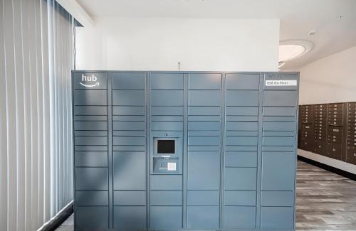 Lacy Apartment | Modern 1BR Apartment with Gym Access & Free Parking 10mins to Disneyland