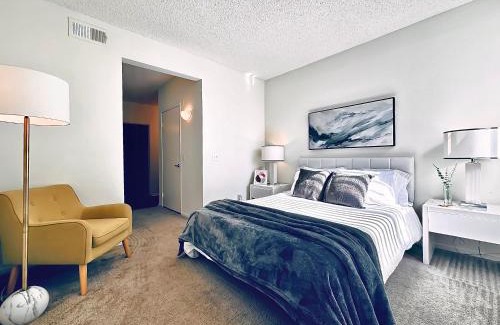 University City Apartment | Modern 1BR in Heart of UTC - Close to Beaches, Shopping, Dining, UCSD