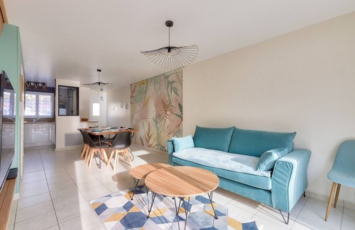 Les Sables d'Olonne Ski Chalet | Modern 2-bedroom house with shared pool