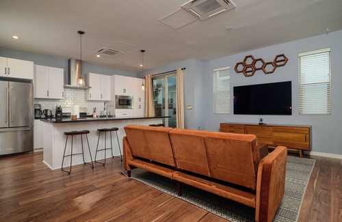 Land Park House | Modern 2 bed/2.5 bath home with functional with a dedicated work space.