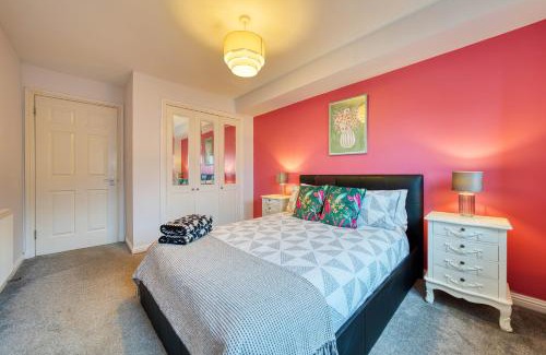 North Glasgow Apartment | Modern 2 Bed Flat with Free Parking
