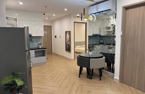 Gia Lam Apartment | Modern 2-Bedroom Apartment | Having Pool & Gym | Vinhomes Ocean Park