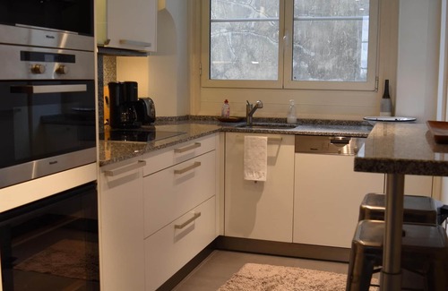 3rd Arrondissement Apartment | Modern 2-Bedroom Apartment In The Marais, Sleeps 5