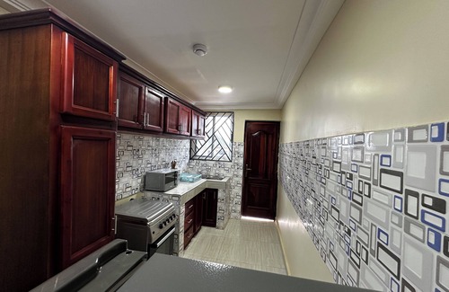 Gbawe Apartment | Modern 2-Bedroom Apartment Near Beach - Rose Villa Accra Suite F4