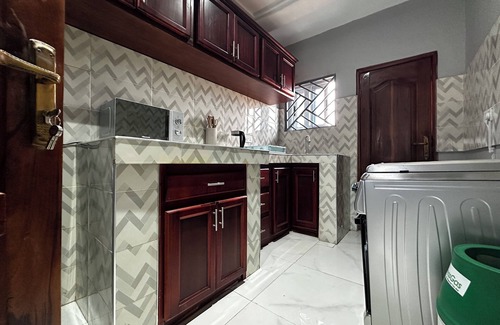 Gbawe Apartment | Modern 2-Bedroom Apartment Near Beach - Rose Villa Accra Suite T2