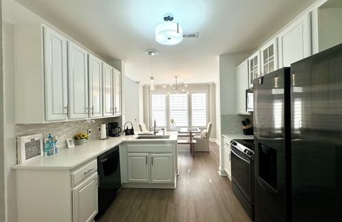 Raleigh Condo | Modern 2-bedroom condo with storage in Raleigh - perfect for long term stays!