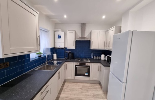 Alibon House | Modern 2 bedroom house in London Free Wifi and Parking