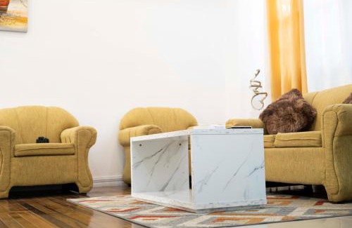 Georgetown Apartment | Modern 2 Bedroom in Georgetown