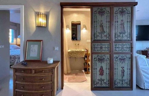 Golden Mile Apartment | Modern 2 bedroom in Marbella Real