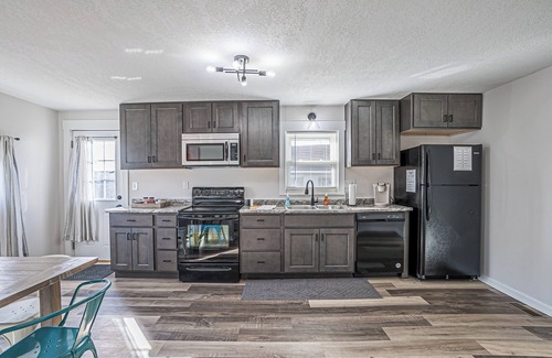 Troy Apartment | Modern 2 BR Apartment in Troy