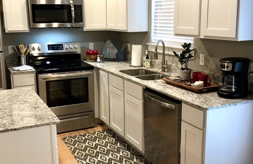 Fayetteville House | Modern 2B/2.5Bath w/Garage - Close to UofA and Centennial Park