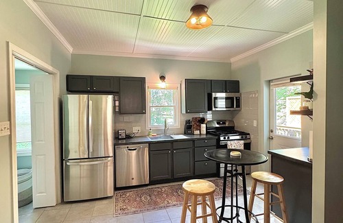 Bloomington House | Modern 2BR Charmer Heart of BloNo