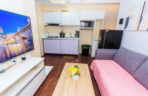 San Antonio Apartment | Modern 2BR Makati Condo Air Residences w/Pool, Gym, Parking, 300 MB Internet