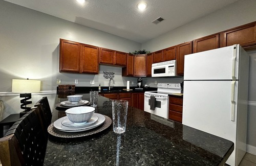 Johnson City House | Modern 2BR Townhome with Garage & Amenities!