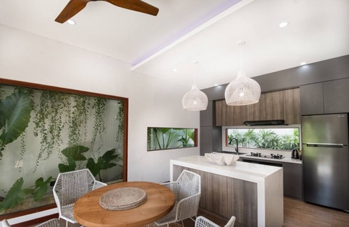 Kartika Plaza Villa | Modern 3-BDR Private Villa in Kuta