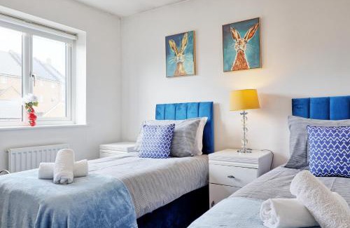 Basildon Apartment | Modern 3-Bed 3-Bath Home - Quiet Road - Parking For 2 Cars - LMV Property