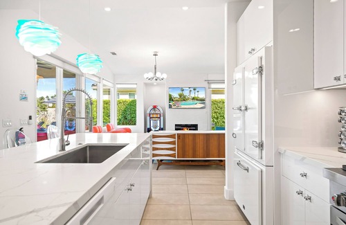 Palm Springs House | Modern 3 Bed Home at The Desert Princess -Pool, Fitness, Tennis, Golf & Spa
