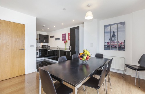 Peninsula Apartment | Modern 3 bedroom apartment