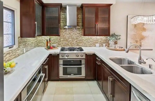 Oxnard Shores House | Modern 3-Bedroom beach townhome