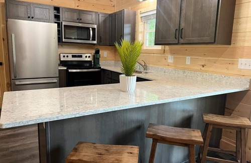 Brookville Cabin | Modern 3-Bedroom Cabin in Wooded Brookville