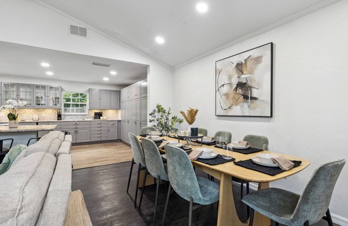 Gainesville House | Modern 3-bedroom house walking distance from UF stadium!