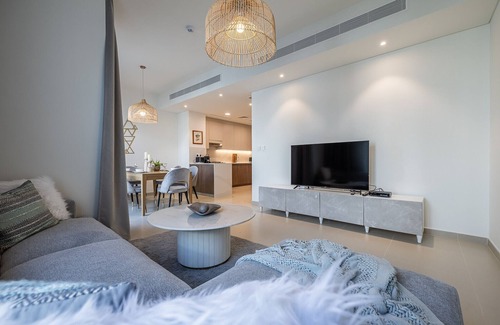 Dubai Ski Chalet | Modern 3-Bedroom Villa with Garden | Tilal Al Ghaf | Family-Friendly/B245