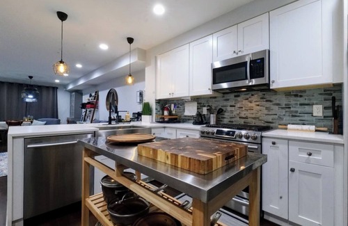Trinidad House | Modern, 3bd, Metro Accessible w/Free Parking
