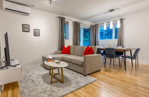 Laval-des-Rapides Apartment | Modern 3BR 4beds apartment AC WiFi Free Parking