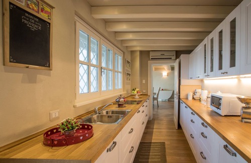 San Feliciano Villa | Modern 3BR villa with private pool, walk to town
