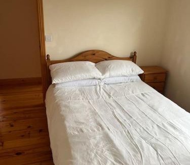 Tubbercurry House | Modern 4 Bed House in town
