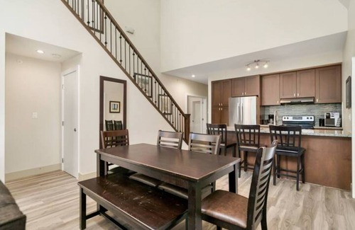 Harrison Hot Springs Apartment | Modern 4BR Penthouse With Lake Views