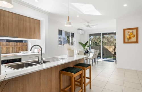Park Ridge House | Modern 4BR Comfort in Quiet Park Ridge Location