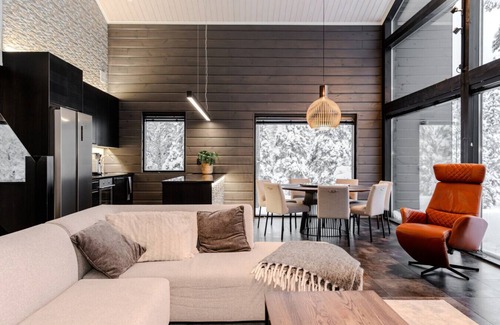 Rukatunturi Villa | Modern 5BR Villa with Sauna, Jacuzzi & Scenic Views in Rukatunturi