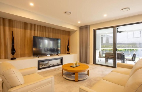 Rochedale House | Modern 5BR with Pool Scenic Views and Private Cinema
