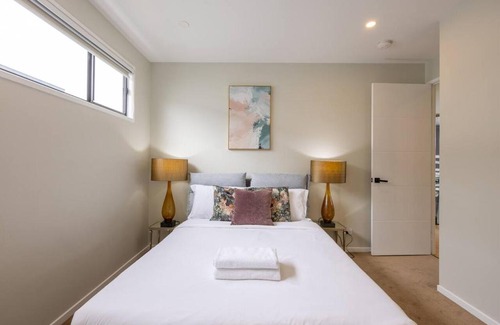 Rochedale House | Modern 5BR with Pool Scenic Views and Private Cinema