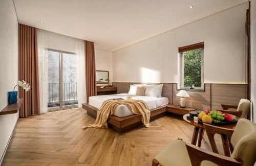 Ngu Hanh Son Villa | Modern 6BR Villa Rooftop Pool, Sauna & Elevator