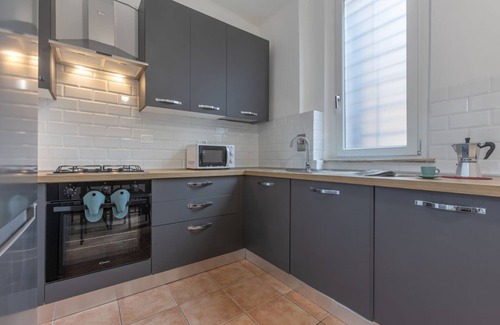Historic Center Apartment | Modern 96 sqm apartment, perfect for 5 people, located on the first floor of a building with lift (twenty steps to access it). The accommodation is located in a strategic position, just a 4-minute walk from the Parco 11 Settembre 2001 and a 6-minute walk