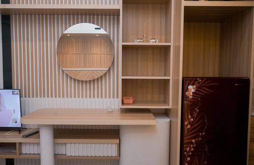 Pinang Apartment | Modern And Comfy Studio At Collins Boulevard Apartment