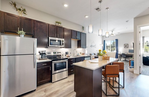 Golden Condo | Modern and Cozy ~ Near Downtown, CSM, Red Rocks, Denver