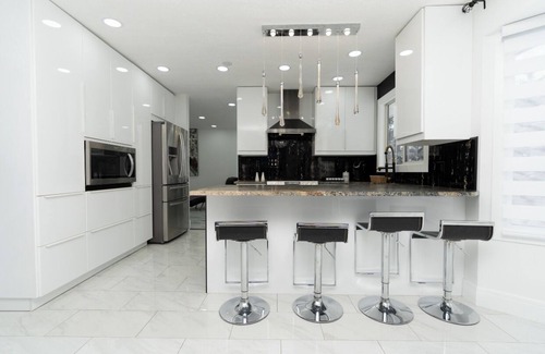Northwest Edmonton House | Modern and luxury 3500 sq feet home jetted tub 10000 sq feet park backyard