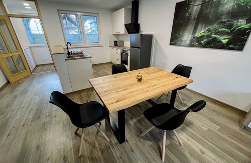 Varpolje Apartment | Modern and Peaceful Apartment with Terrace - Two Bedroom Apartment with Terrace