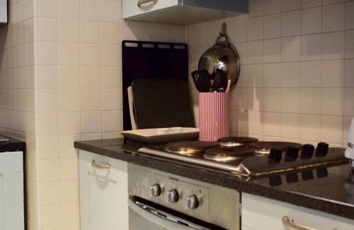 City Centre Dublin Apartment | Modern and Stylish Apartment by Grand Canal