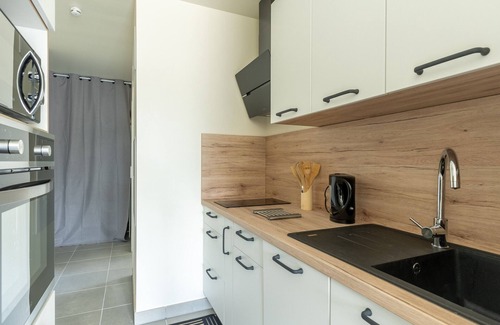 Mimizan-Plage Apartment | Modern Apartment 400m from Ocean, Sleeps 4, 2 Stars Rating, Forest Edge