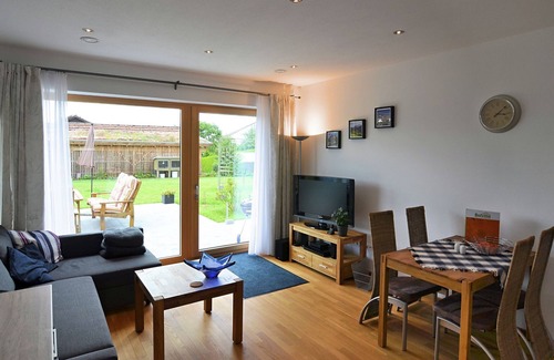 Roetz Apartment | Modern Apartment near Forest in Heinrichskirchen