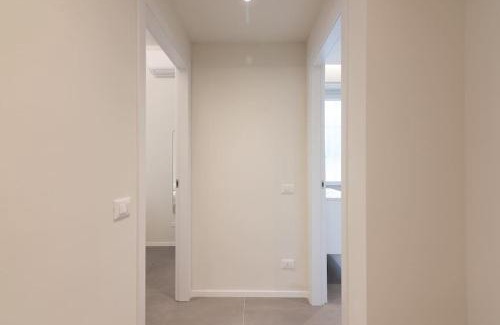Fiera Apartment | Modern apartment AC, WIFI next to 2 metro line stations and City Life area