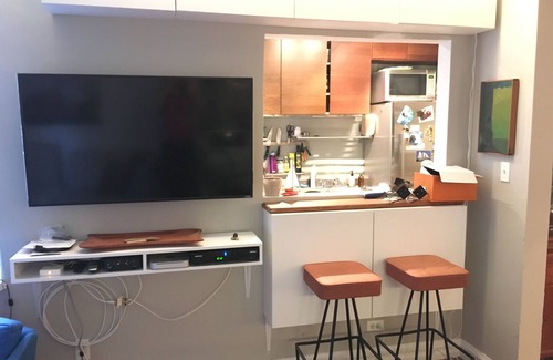 Ditmas Park Apartment | Modern Apartment Close to Park and Subway