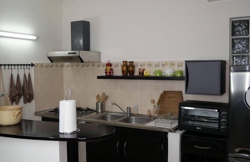 Komo-Mondah Apartment | Modern apartment in residence.