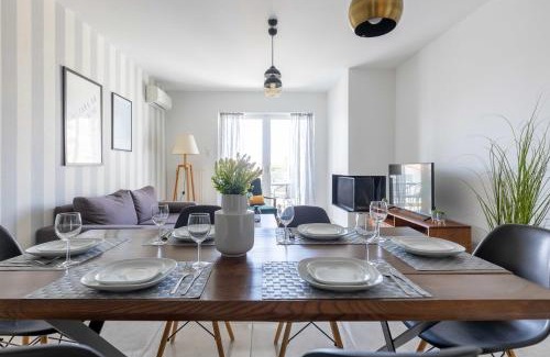 Keratsini-Drapetsona Apartment | Modern Apartment in Piraeus Port D2