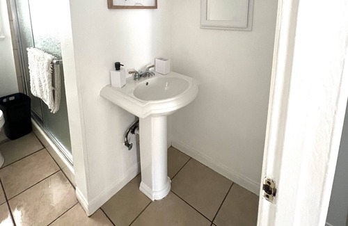 Bellflower Apartment | Modern Apartment near Disneyland & DTLA
