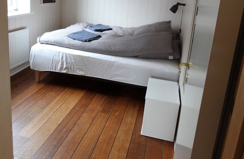 Streymoy Apartment | Modern apartment near beach, marina & city centre